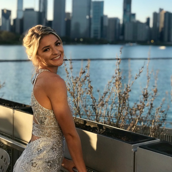 BEAUTIFUL PROM DRESS SIZE 0 - Picture 2 of 3